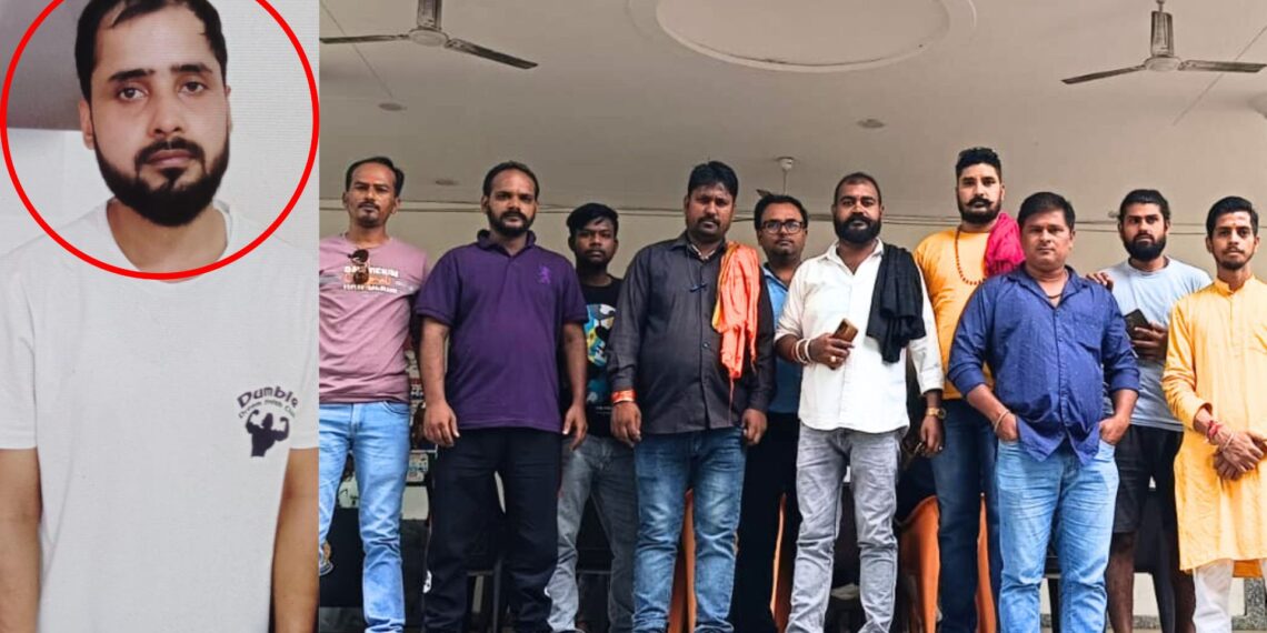 बरेली में पार्क के अंदर हिन्दू लड़की से अश्लील हरकतें कर रहे शाहनवाज को पब्लिक ने दबोचा, नाम बता रहा था पवन, निकला मुस्लिम