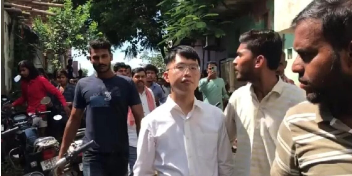 मथुरा में ईसाई मिशनरी करा रहे थे गरीब हिन्दुओं का लालच देकर धर्म परिवर्तन, रैकेट सरगना सैमसन सैमुअल सहित 5 गिरफ्तार, पूछताछ के बाद ताइवानी नागरिक को छोड़ा