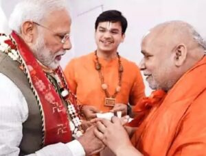 संत दर्शन : जगद्गुरू रामभद्राचार्य ने बचपन में दृष्टि गंवाई पर हार नहीं मानी, वेद-पुराण सब कंठस्थ किए, 22 भाषाओं के बने ज्ञाता 