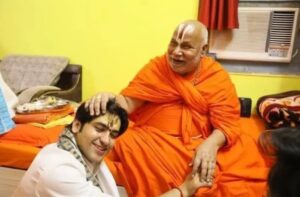 बचपन के गिरधर नामधारी रामभद्राचार्य की 2 महीने की उम्र में चली गई थी दृष्टि, सब कुछ सुनकर सीखा, सनातन प्रसार-दिव्यांग सेवा में समर्पित किया जीवन