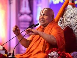 संत दर्शन : जगद्गुरू रामभद्राचार्य ने बचपन में दृष्टि गंवाई पर हार नहीं मानी, वेद-पुराण सब कंठस्थ किए, 22 भाषाओं के बने ज्ञाता 