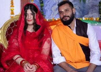 इस्लामिक कट्टरपंथी हजम नहीं कर पा रहे ईरानी गर्ल फायजा की हिन्दू परिवार में शादी, हिन्दू-मुसलमानों में लड़ाई का डर दिखाकर भारत छोड़ने की की धमकी  