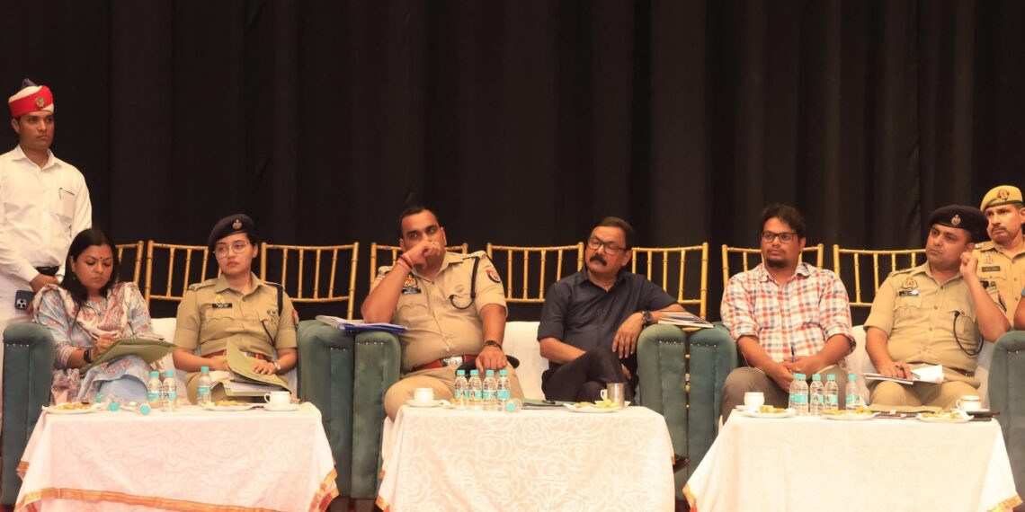 बरेली में मोहर्रम और कांवड़ यात्रा को लेकर डीएम-एसएसपी की बैठक, शांति व्यवस्था बनाए रखने के निर्देश