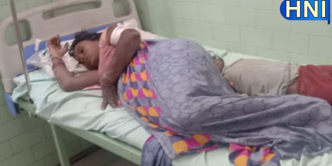 बरेली में बारिश के दौरान मकान ढहा, एक ही परिवार के 8 लोग मलबे में दबे