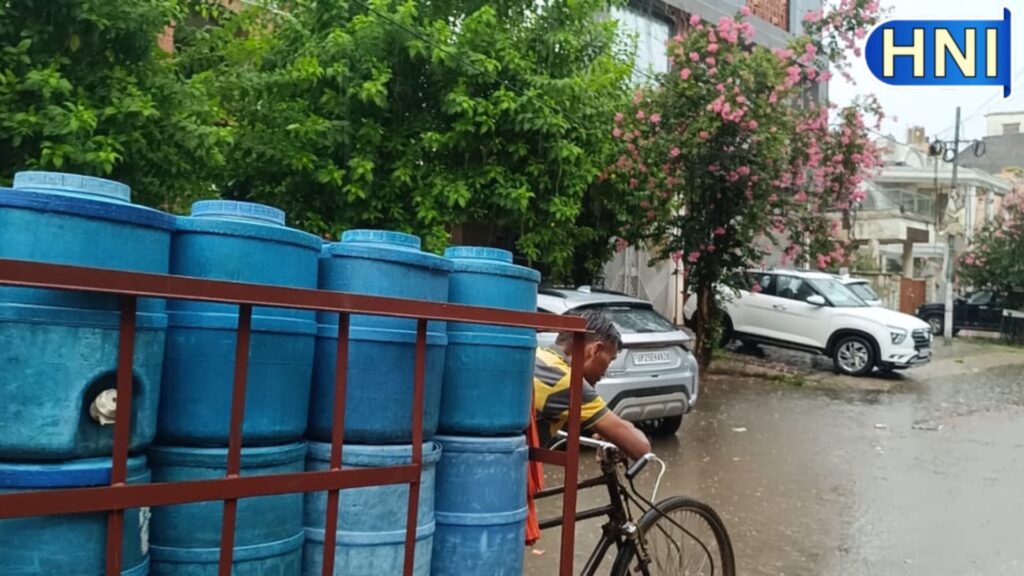 बरेली में भारी बारिश से जनजीवन अस्त-व्यस्त, निचले इलाके डूबे, सड़कों पर यातयात बाधित, ट्रेनों की रफ्तार धीमी, पीलीभीत-बदायूं में बाढ़ का अलर्ट जारी 