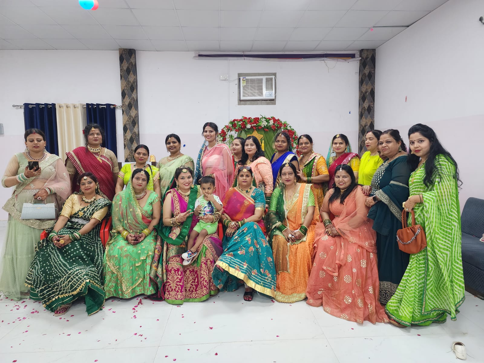 तीज महोत्सव में छाए संस्कृति के विविध रंग, रुचि शर्मा बनीं "तीज क्वीन"