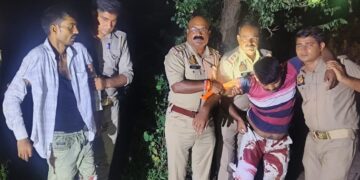 बरेली लूट-छिनैती में शामिल दो शातिर बदमाश पुलिस मुठभेड़ में घायल, हथियार, कारतूस, आभूषण व लूटी गई बाइक बरामद